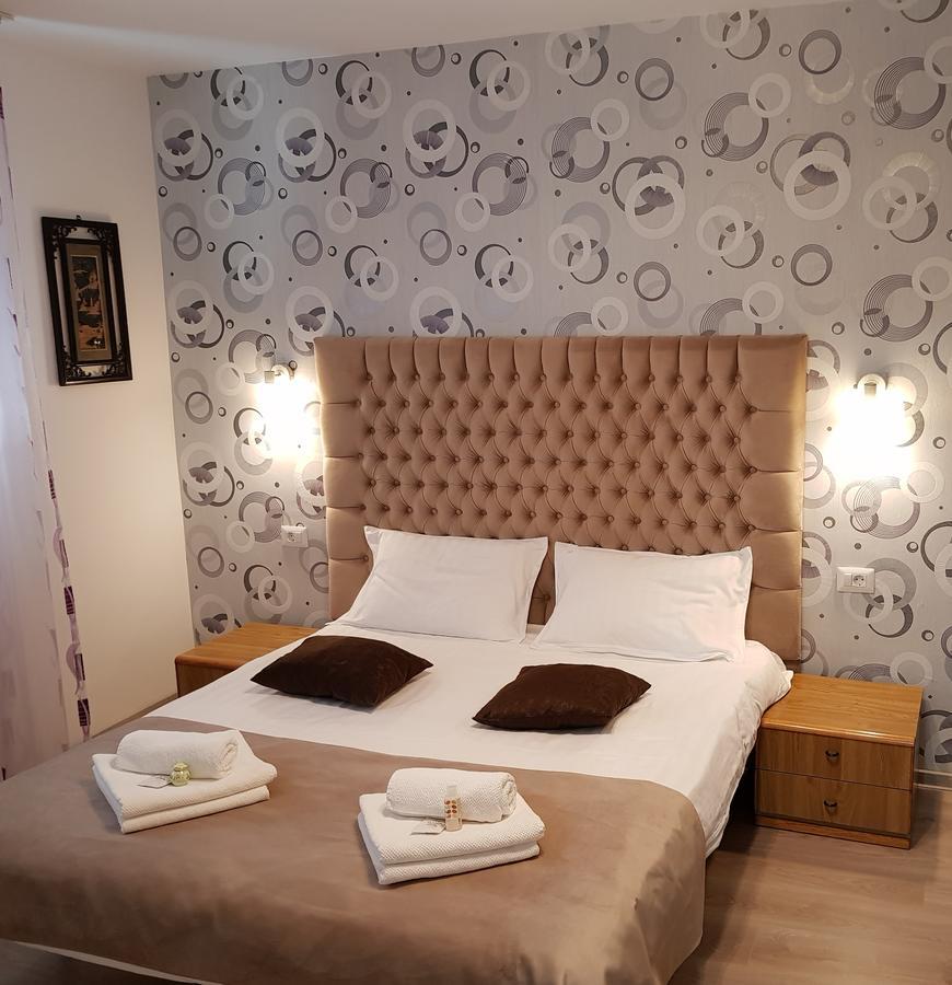 Apartament Confort Piatra Neamţ Exteriör bild